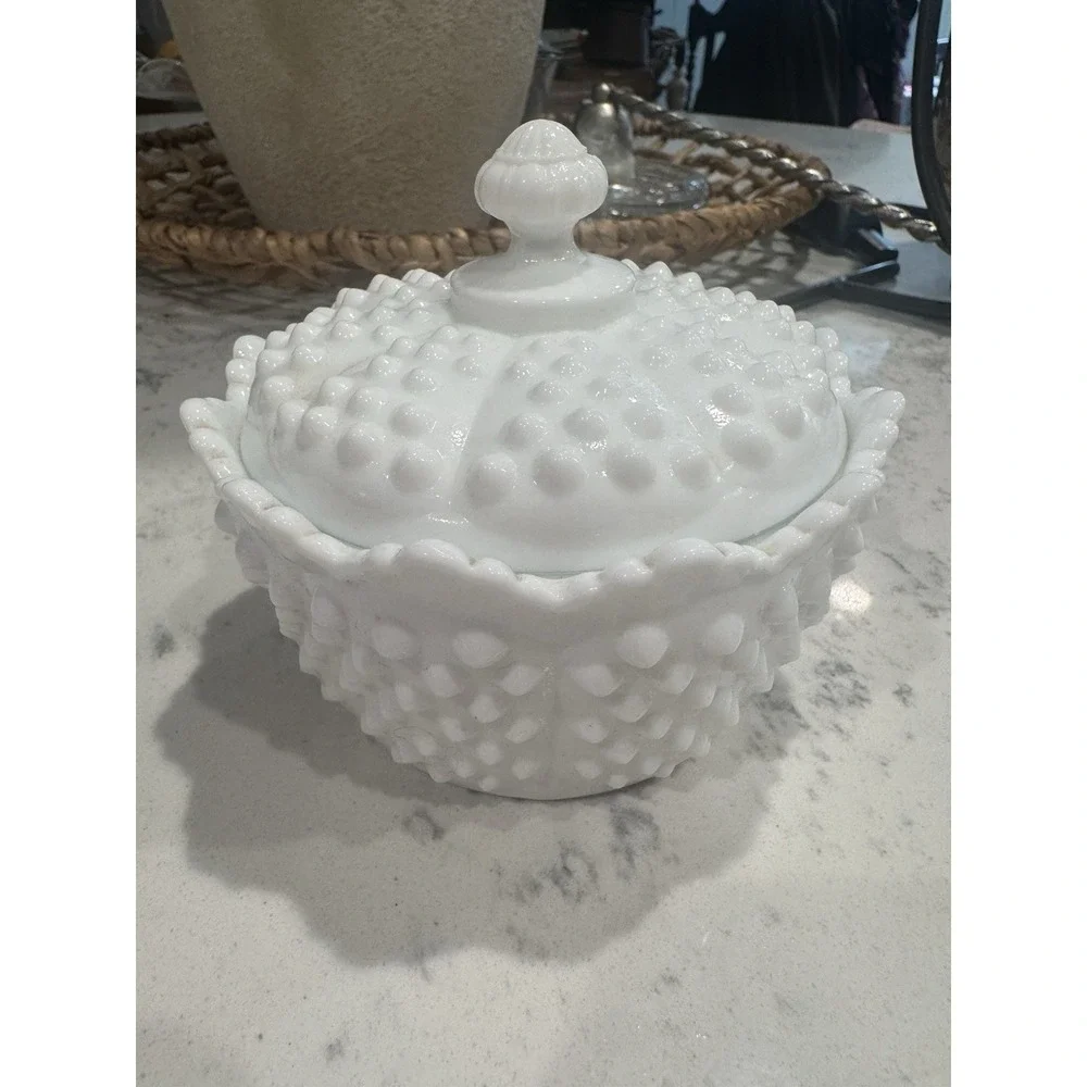 Fenton Hobnail Milk Glass Lidded Candy Dish Vintage 5 Table Top Lid Excellent